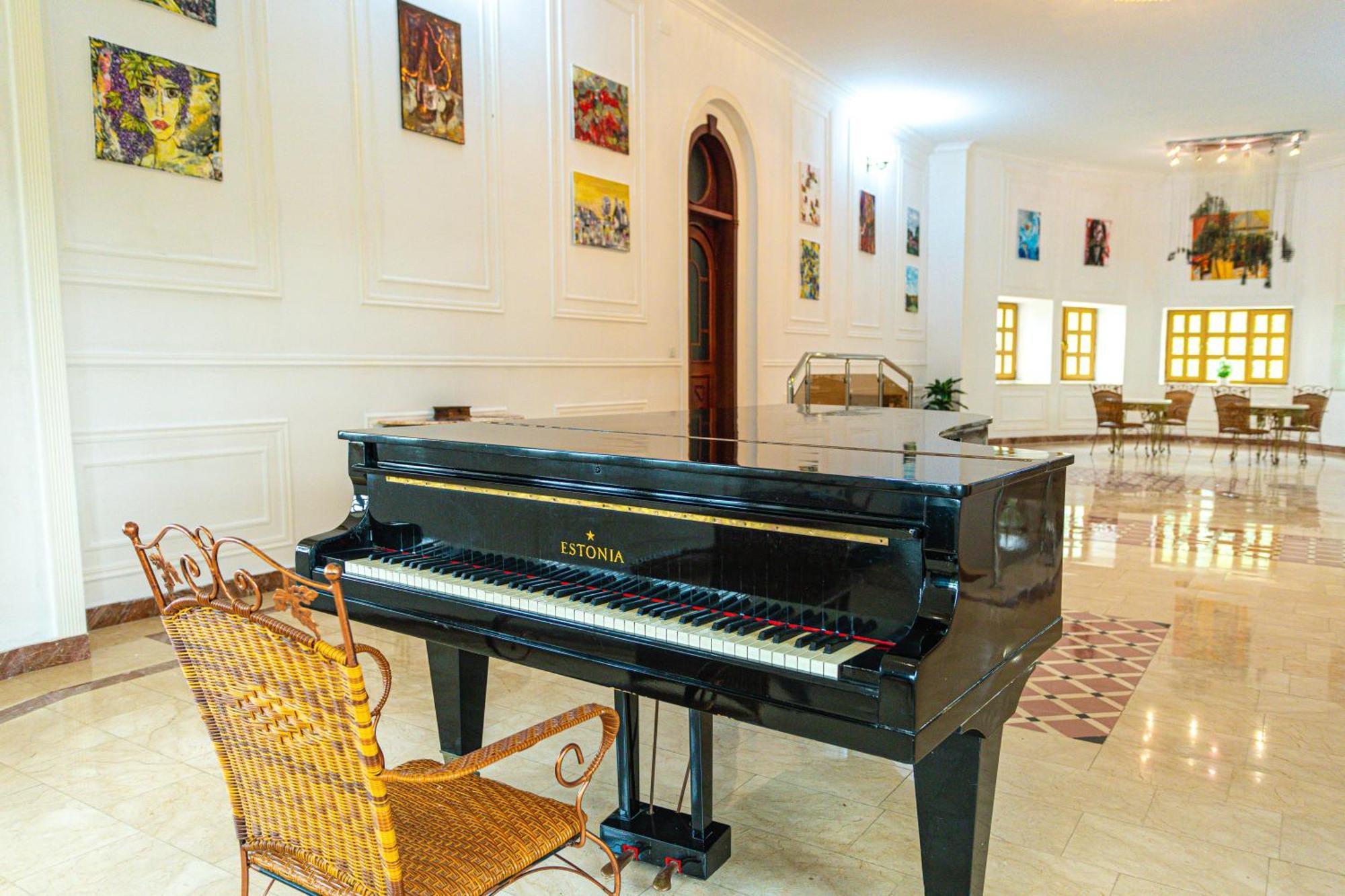 Chabiant Guesthouse Chateau Monolit Ikinci Yeniyol Zewnętrze zdjęcie