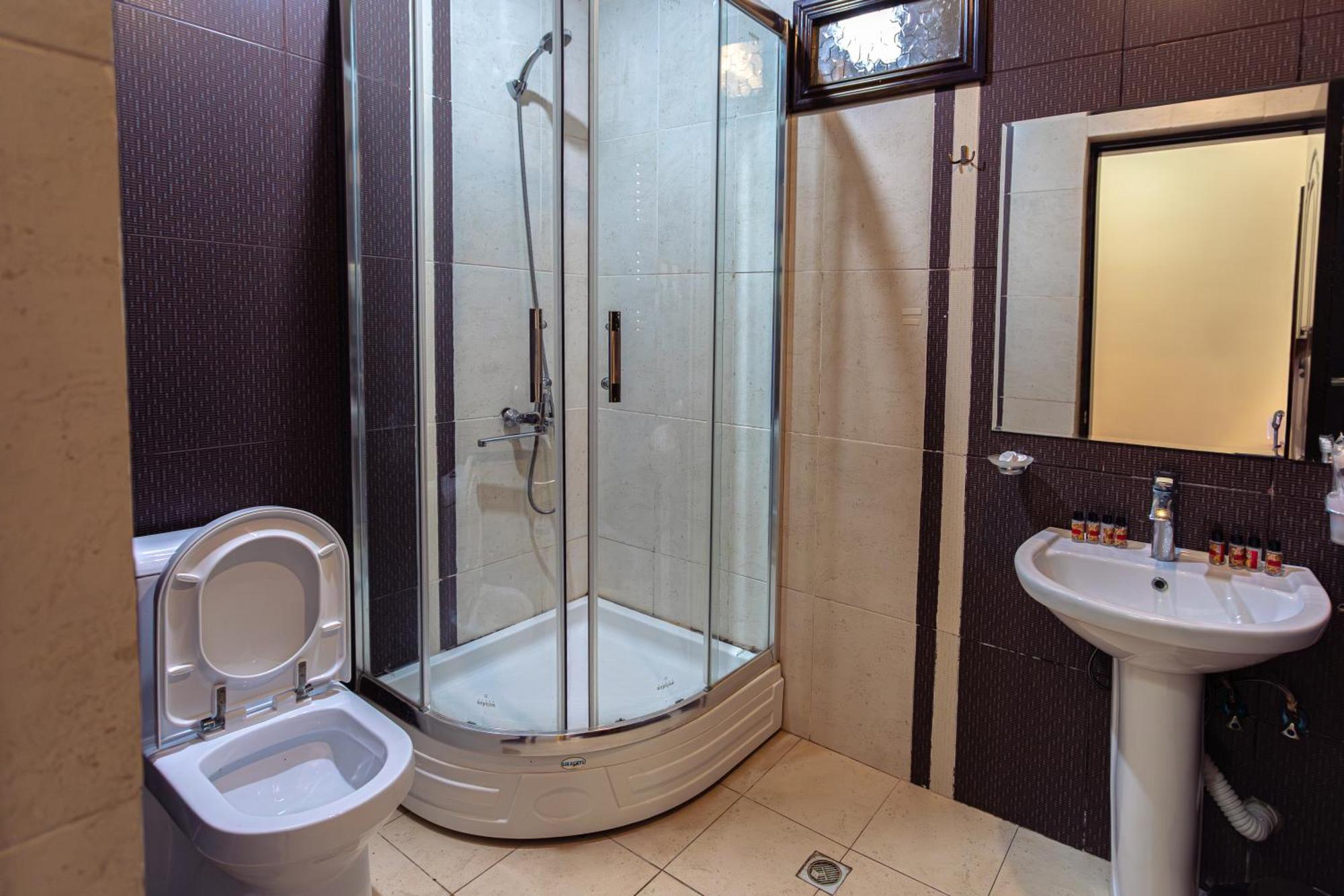 Chabiant Guesthouse Chateau Monolit Ikinci Yeniyol Zewnętrze zdjęcie